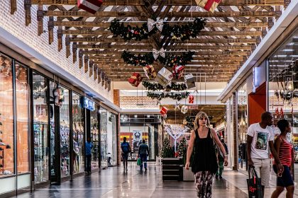 shopping-mall-522619_1920