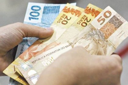 aposentados-13-salario-INSS-dinheiro