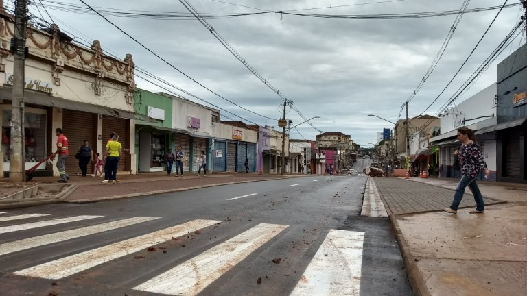 Agetran orienta motoristas a estacionar em nova quadra da rua 14 de julho