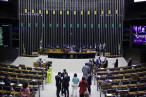 Câmara aprova novas regras sobre trabalho de gestantes na pandemia