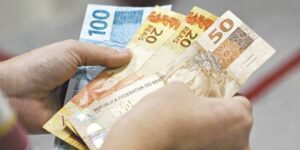 Antecipação do 13º de aposentados vai injetar R$ 23 mi na economia