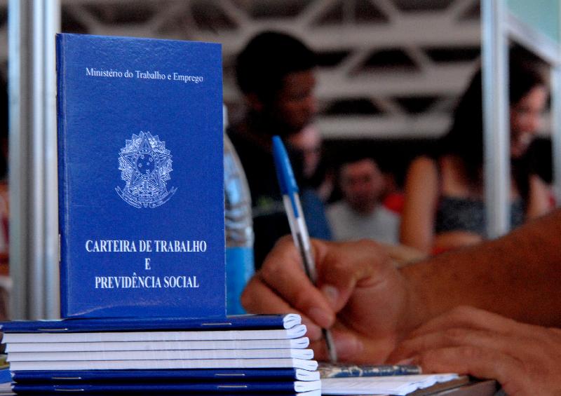 Decreto deve ajustar reforma trabalhista, após MP perder validade