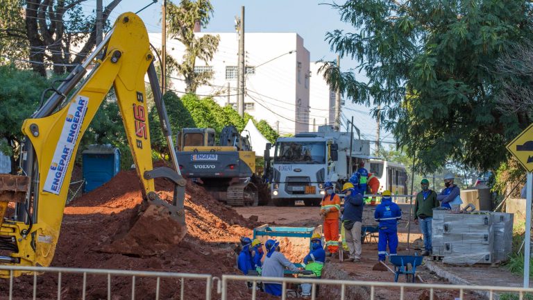 Obras de drenagem avançam no centro; confira rotas alternativas