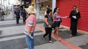 Com regras de biossegurança, galerias de lojas voltam a funcionar na Capital