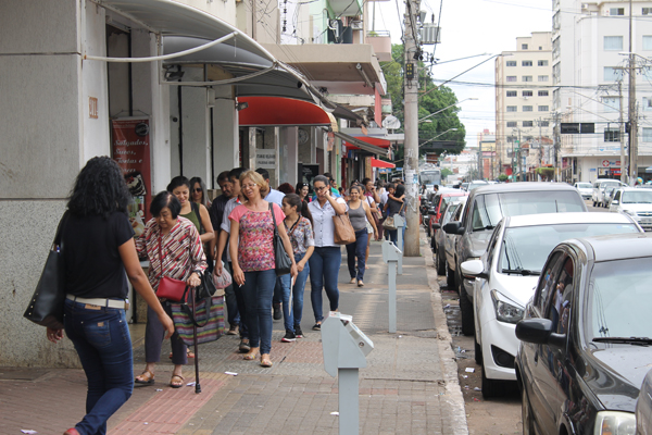 Comércio está autorizado a abrir nos feriados de 11 e 12 de outubro