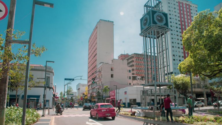 Comércio de Campo Grande não abre no Dia de Finados, mas está autorizado a funcionar nos demais feriados de novembro