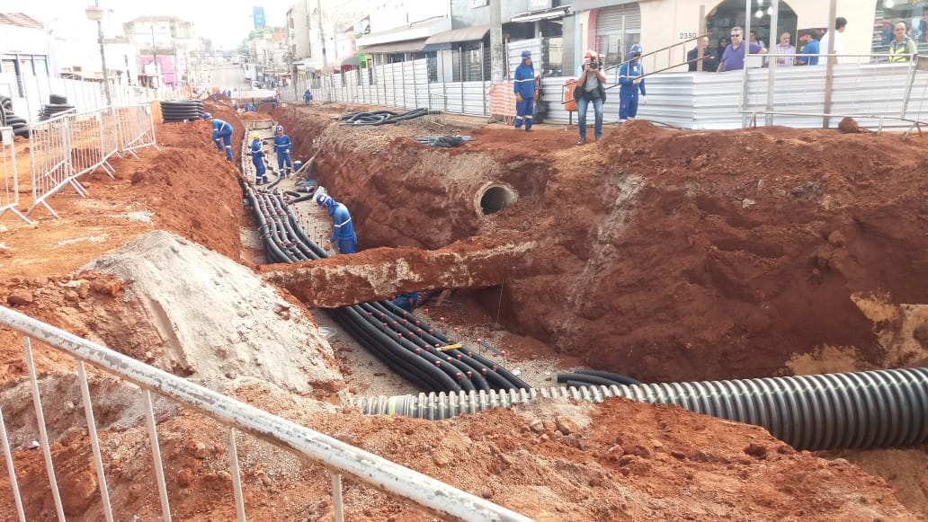 Obras do Reviva interditam cruzamento da 14 de Julho com a 15 de Novembro